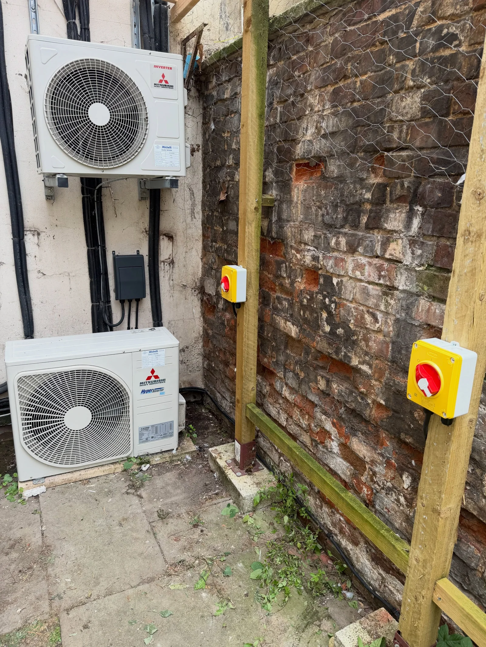 Mitsubishi heat pump units with outdoor isolator switches